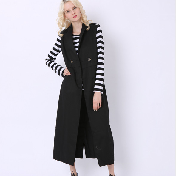 Κομψό ανδρικό γιλέκο σε σχήμα V