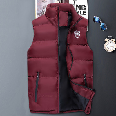 Μοντέρνο ανδρικό γιλέκο  με έμβλημα  σε τέσσερα χρώματα