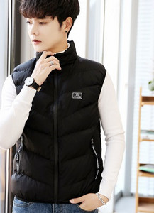 Μοντέρνο ανδρικό αθλητικό γιλέκο με ψηλό γιακά σε τέσσερα χρώματα