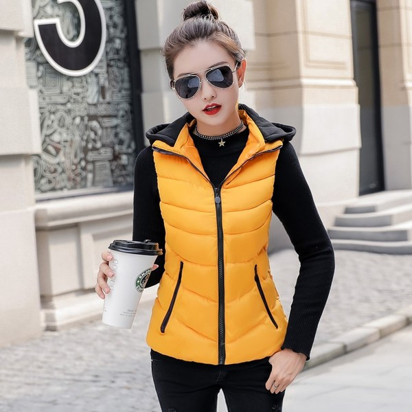 Γυναικείο γιλέκο με ψηλό γιακά με  κουκούλα