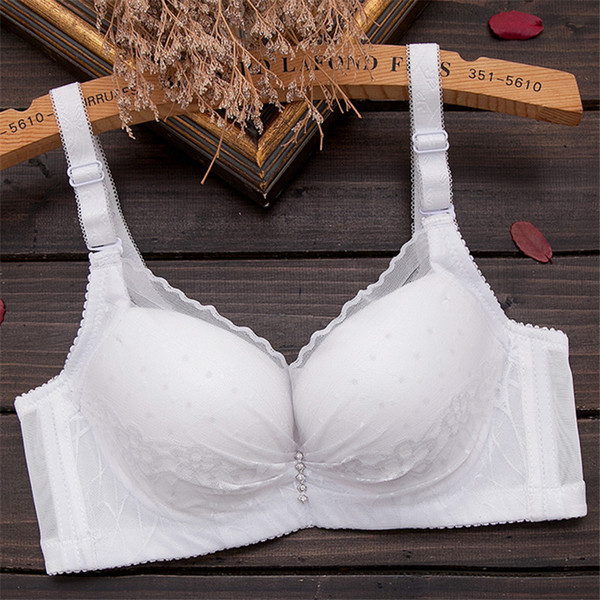 Κομψό γυναικείο σουτιέν με δαντέλα σε διάφορα μοντέλα