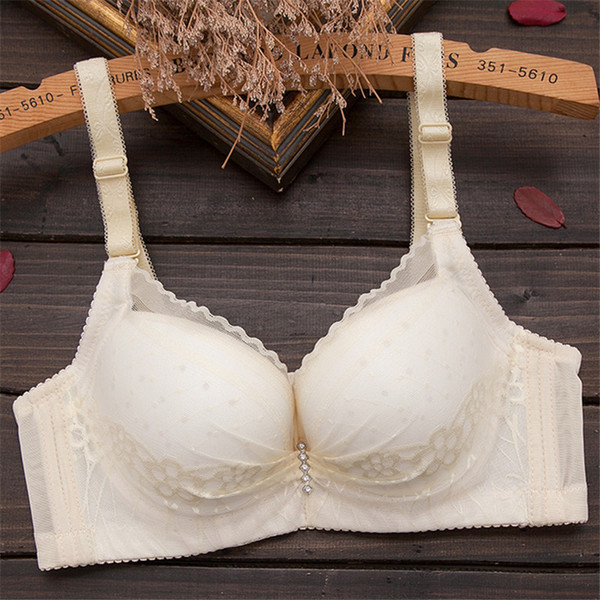 Κομψό γυναικείο σουτιέν με δαντέλα σε διάφορα μοντέλα