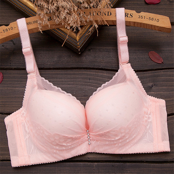 Κομψό γυναικείο σουτιέν με δαντέλα σε διάφορα μοντέλα