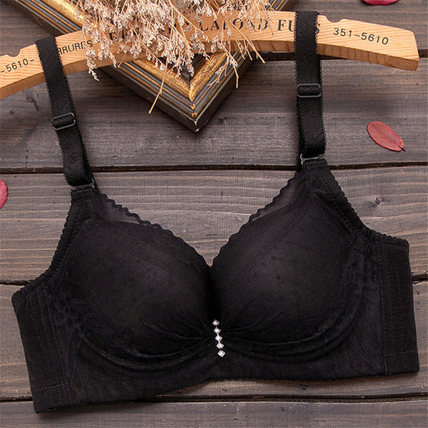 Κομψό γυναικείο σουτιέν με δαντέλα σε διάφορα μοντέλα