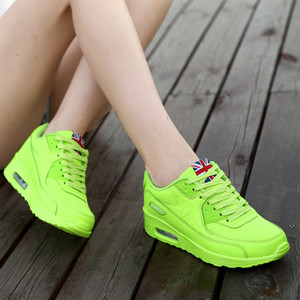 Καθημερινά γυναικεία πάνινα παπούτσια σε διάφορα χρώματα