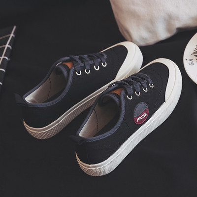 Γυναικεία παπούτσια σε τέσσερα χρώματα