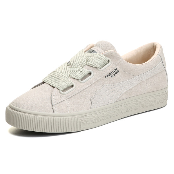 Γυναικεία αθλητικά παπούτσια σε διάφορα χρώματα