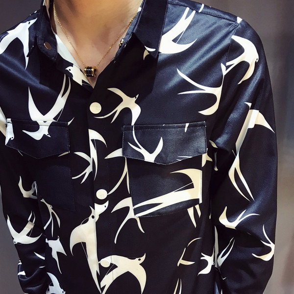 Μοντέρνο ανδρικό  πουκάμισο  σε μαύρο και άσπρο με εκτύπωση