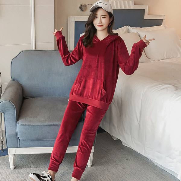 Set sport pentru gravide din catifea in negru si rosu