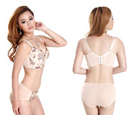 Γυναικεία σύνολα εσώρουχων σε floral δικαίωμα σε διάφορα χρώματα