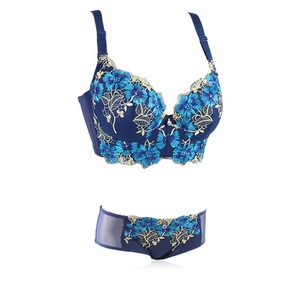 Γυναικεία σύνολα εσώρουχων σε floral δικαίωμα σε διάφορα χρώματα