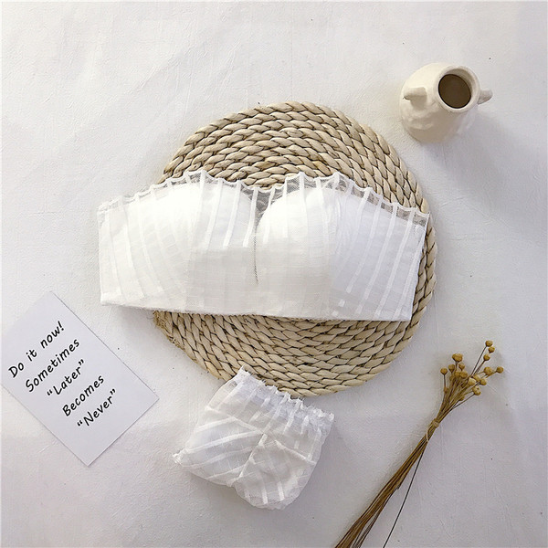 Εσώρουχα γυναικεία  σε λευκό και μαύρο