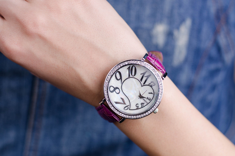 Дамски часовник Saneesi Heart в Лилаво