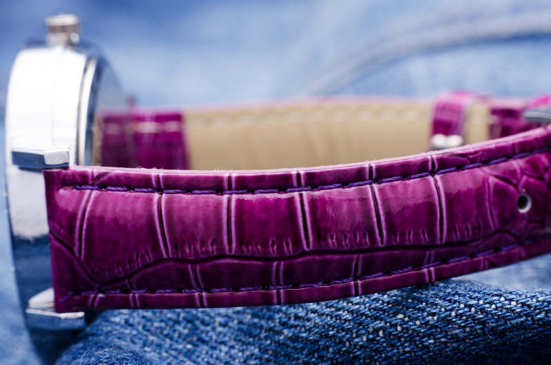 Дамски часовник Saneesi Heart в Лилаво