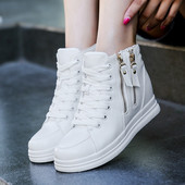 Καθημερινά γυναικεία αθλητικά παπούτσια με λευκή και μαύρη πλατφόρμα χρώματος