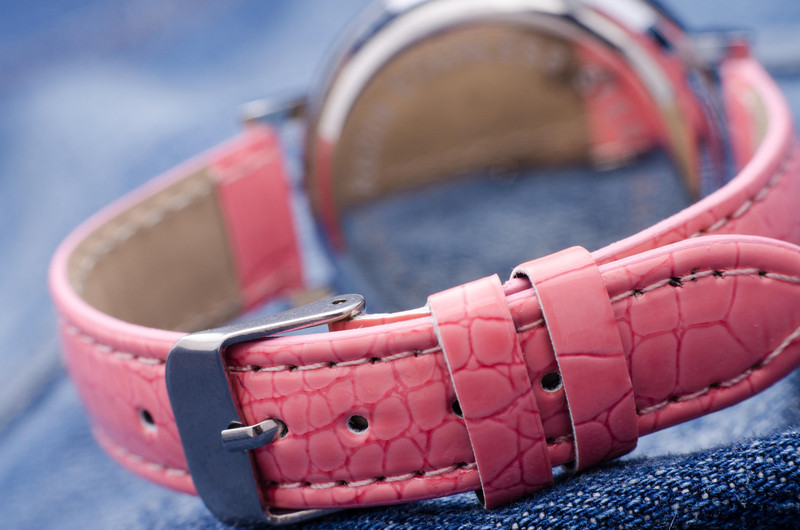 Дамски часовник Saneesi Heart в Розово