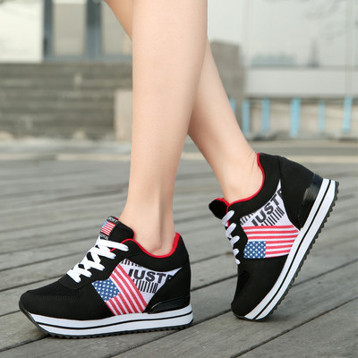 Γυναικεία αθλητικά παπούτσια σε πλατφόρμα σε διάφορα χρώματα