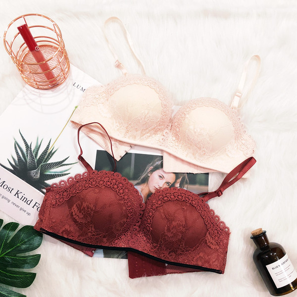 γυναικείο σουτιέν με  δαντέλα σε τρία χρώματα