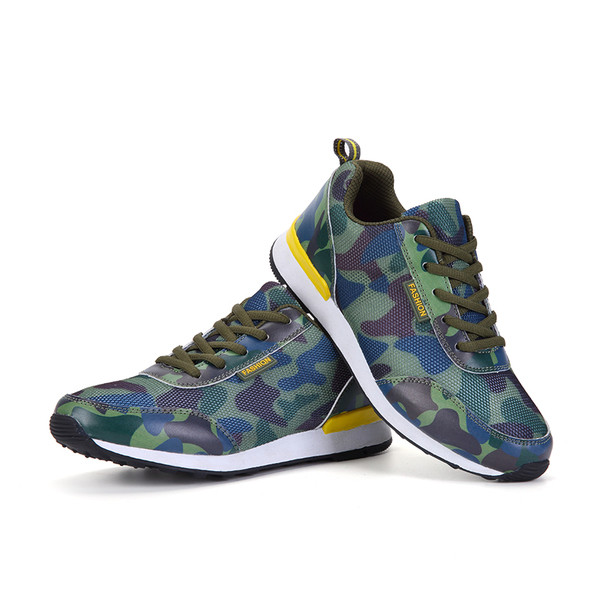 Ανδρικά πάνινα παπούτσια σε διάφορα χρώματα κατάλληλα για τη καθημερινή ζωή