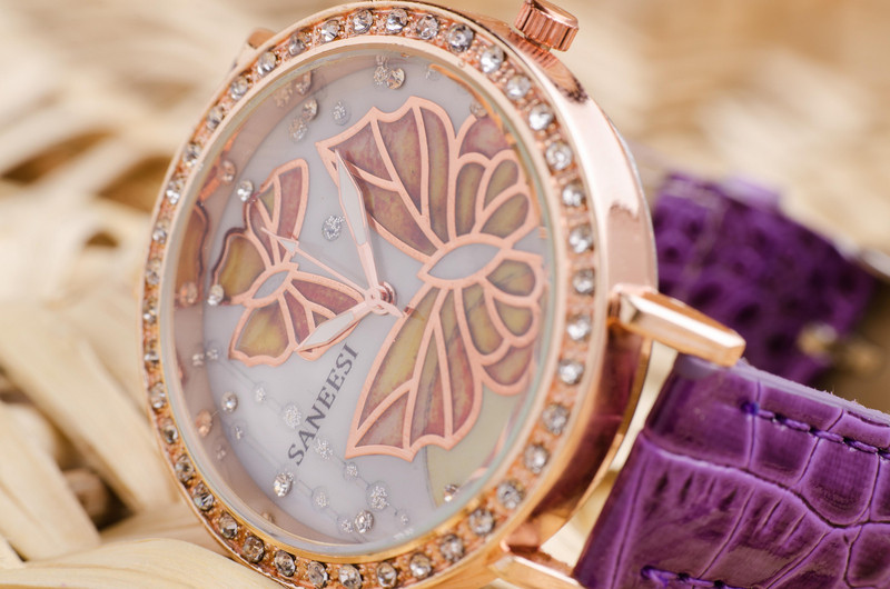Дамски часовник Saneesi Butterfly в Лилаво