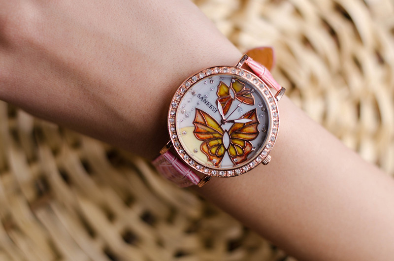 Дамски часовник Saneesi Butterfly в Розово