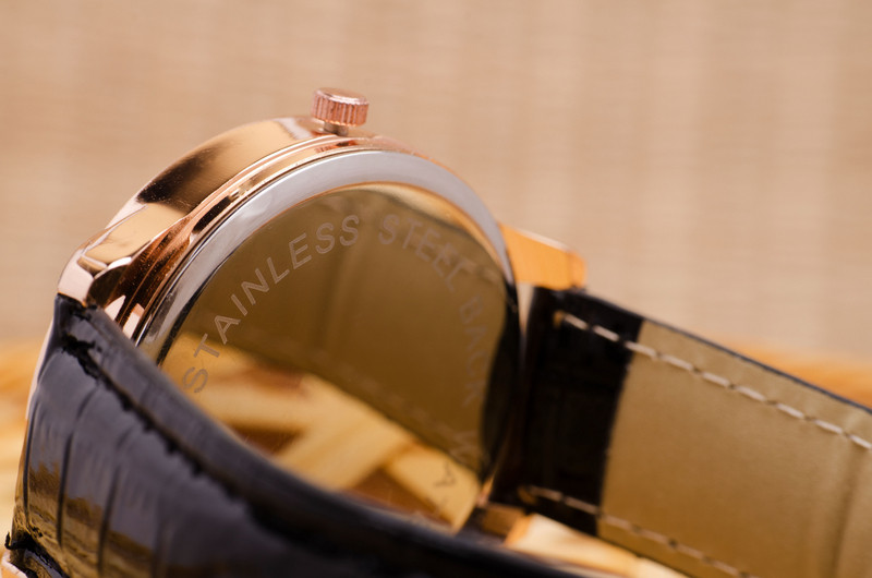 Дамски часовник Saneesi Book в Черно