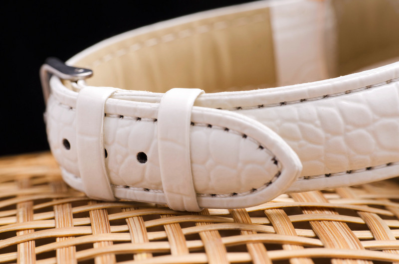 Дамски часовник Saneesi Book в Бяло