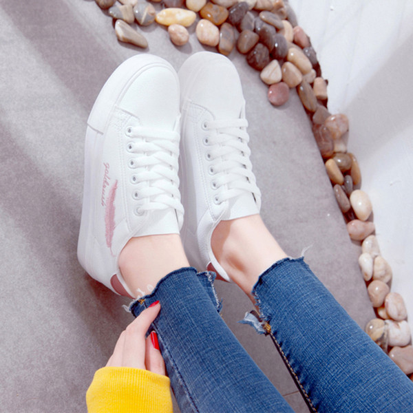 Adidasi de dama in culoarea alba