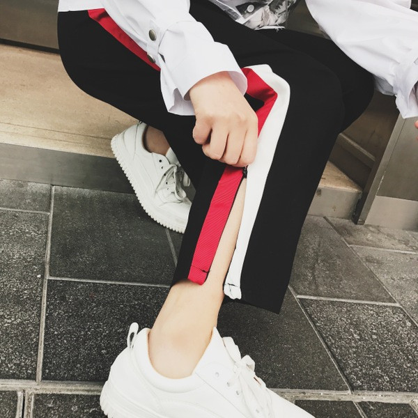 Pantaloni moderni pentru gravide cu margini laterale si fante - model lat