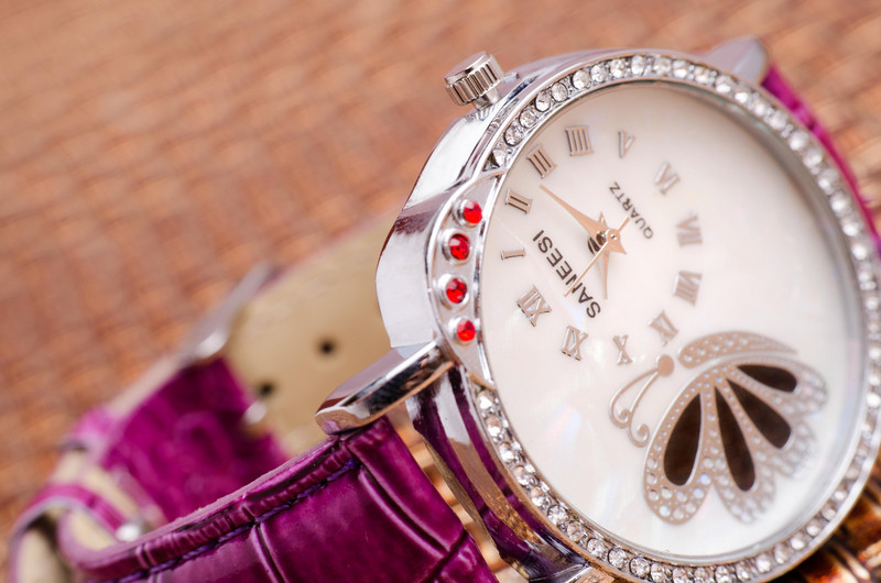 Дамски часовник Saneesi Italy в Лилаво