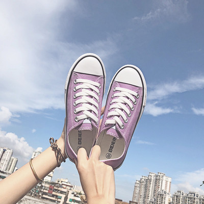 Αθλητικά γυναικεία παπούτσια σε διάφορα χρώματα