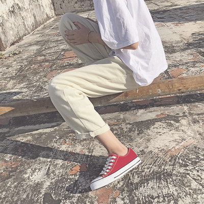 Αθλητικά γυναικεία παπούτσια σε διάφορα χρώματα