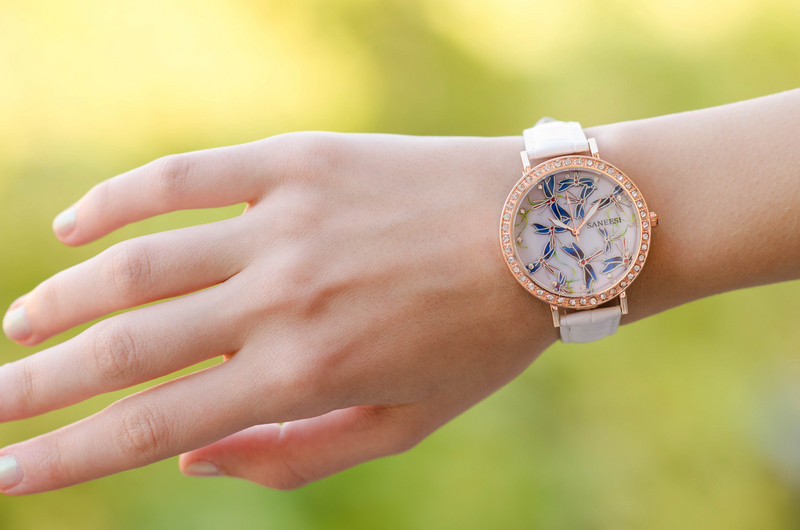 Дамски часовник Saneesi Blue в Бяло