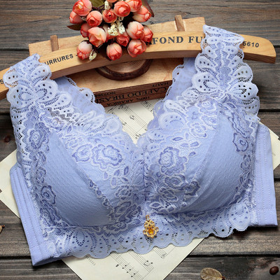 Μοντέρνο δαντελωτό σουτιέν σε διάφορα χρώματα