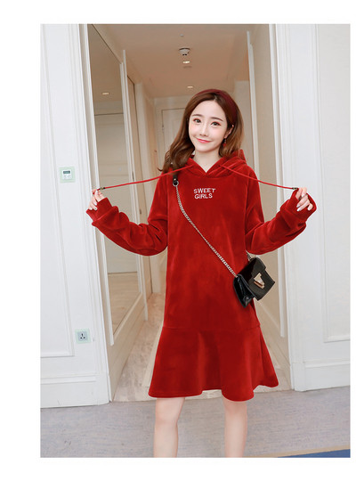 Αθλητικό φόρεμα  για έγκυες γυναίκες με κόκκινο χρώμα με κουκούλα