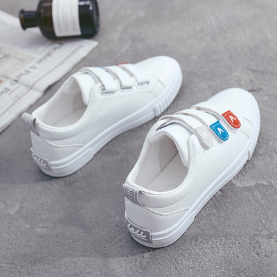 Γυναικεία αθλητικά πάνινα παπούτσια σε δύο χρώματα