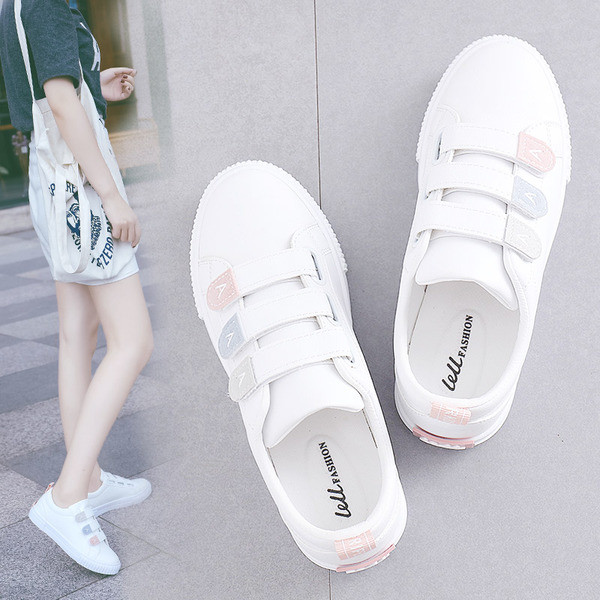 Γυναικεία αθλητικά πάνινα παπούτσια σε δύο χρώματα