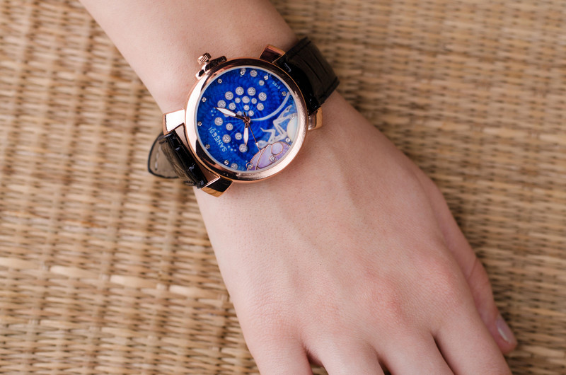 Дамски часовник Saneesi Fairy в Черно