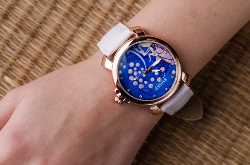 Дамски часовник Saneesi Fairy в Бяло