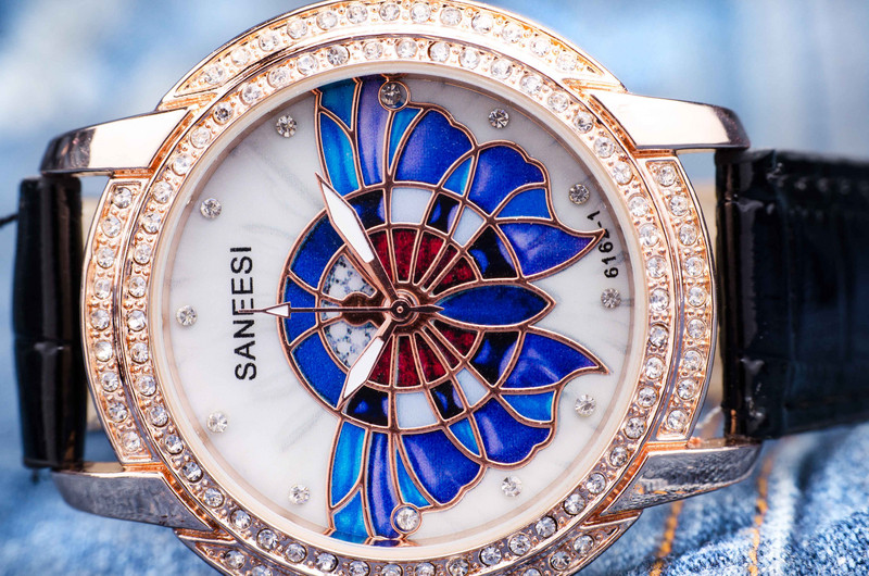 Дамски часовник Saneesi Butterfly в Черно (212)