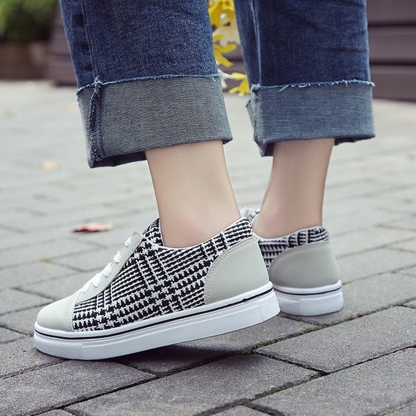 Γυναικεία  πάνινα παπούτσια κατάλληλα για τη καθημερινή ζωή σε διάφορα χρώματα