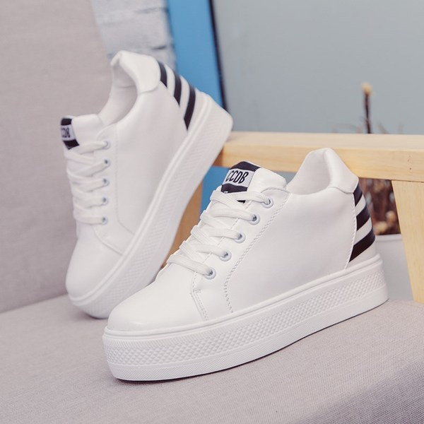 Γυναικεία  πάνινα παπούτσια με πλατφόρμα σε δύο χρώματα