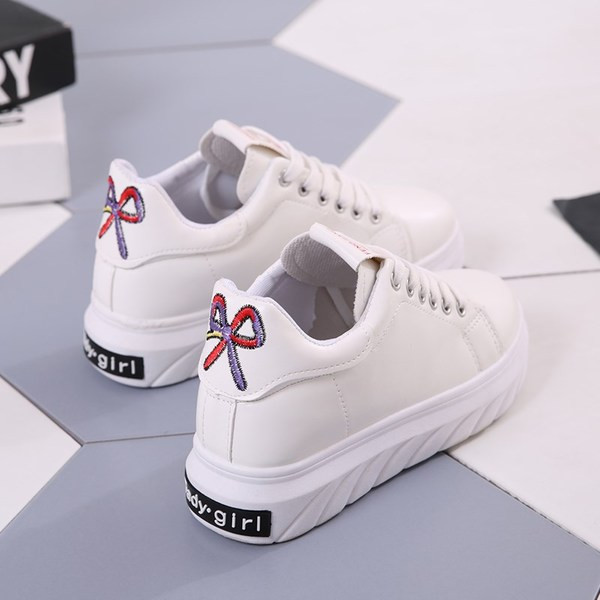 Tenisi dama cu broderie in doua culori