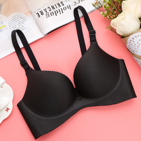 Γυναικεία σουτιέν σε τέσσερα χρώματα