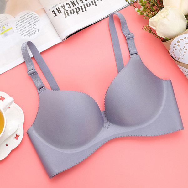 Γυναικεία σουτιέν σε τέσσερα χρώματα