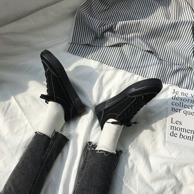 Ανδρικά πάνινα παπούτσια σε δύο χρώματα κατάλληλα για τη  καθημερινή ζωή