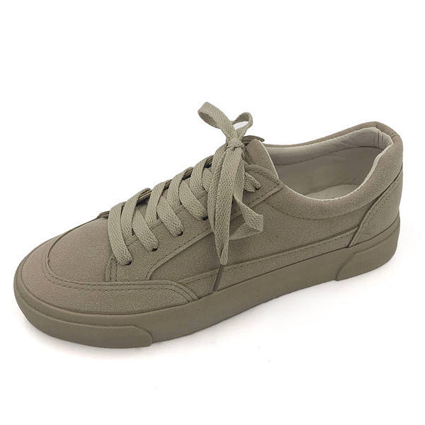 Ανδρικά πάνινα παπούτσια σε δύο χρώματα κατάλληλα για τη  καθημερινή ζωή