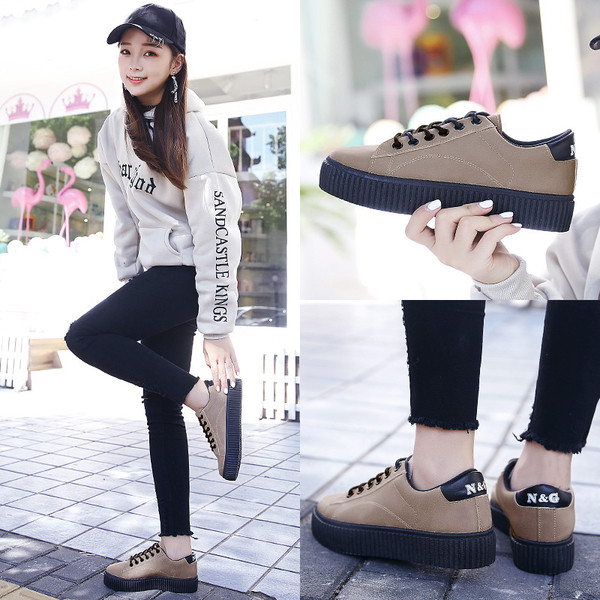 Μοντέρνα γυναικεία παπούτσια σε σκούρα χρώματα