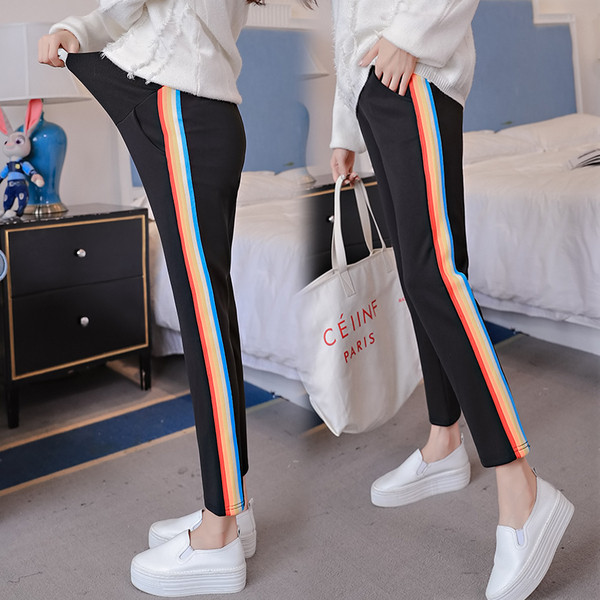 Καθημερινά παντελόνια για έγκυες γυναίκες με έγχρωμες άκρες