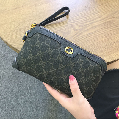 Μοντέρνο γυναικείο παορτοφόλι σε διάφορα χρώματα